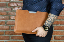Eleganckie etui na MacBook 13 PRO ze skóry naturalnej Baltan Razor brąz