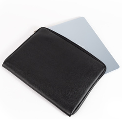 Eleganckie etui Baltan Zip Crocodilo czarne do MacBook Air 13 M2