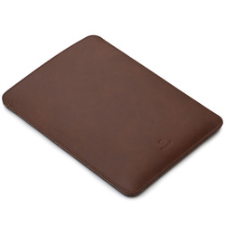 Eleganckie etui na MacBook Air 15 M2 ze skóry naturalnej Baltan Sleeve ciemny brąz