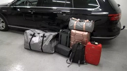 Boks dachowy HAKR Eternal 600 czarny połysk