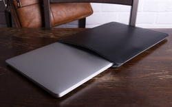 Eleganckie etui na MacBook Air 15 M2 ze skóry naturalnej Baltan Sleeve czarne