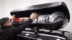 Boks dachowy HAKR Eternal 600 czarny połysk