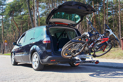 Amos Tytan Plus 2 Czarny Bagażnik rowerowy na hak na 2 rowery 7PIN 75KG
