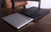Eleganckie etui na MacBook Air 15 M2 ze skóry naturalnej Baltan Sleeve czarne