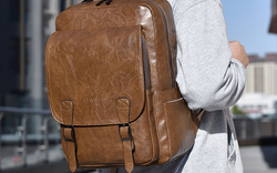 Elegancki plecak męski z ekoskóry na laptopa 15,6'' cala z Eco Skóry Baltan Classic brązowy
