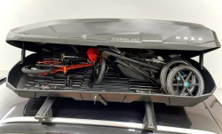 Boks dachowy HAKR Eternal 600 czarny połysk